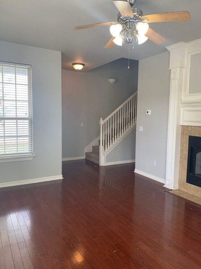 Foto del edificio - Charming 3 Bedroom 3 Bath Home For Rent