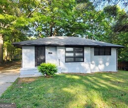 Building Photo - 4548 Pine Dr