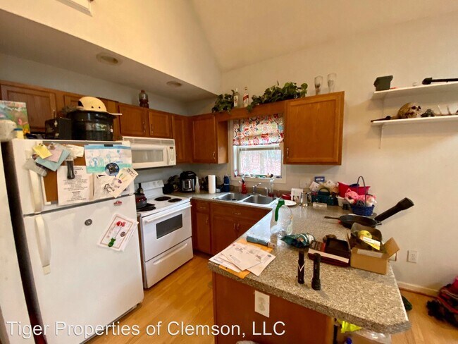 Building Photo - 3 br, 2 bath House - 2316 Refuge Rd