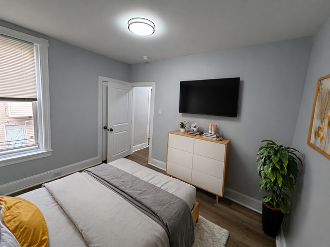 Building Photo - Charming 2BR/1Bath House! Section 8 ONLY!