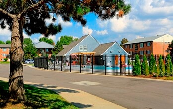 Building Photo - The Loop on Greenfield