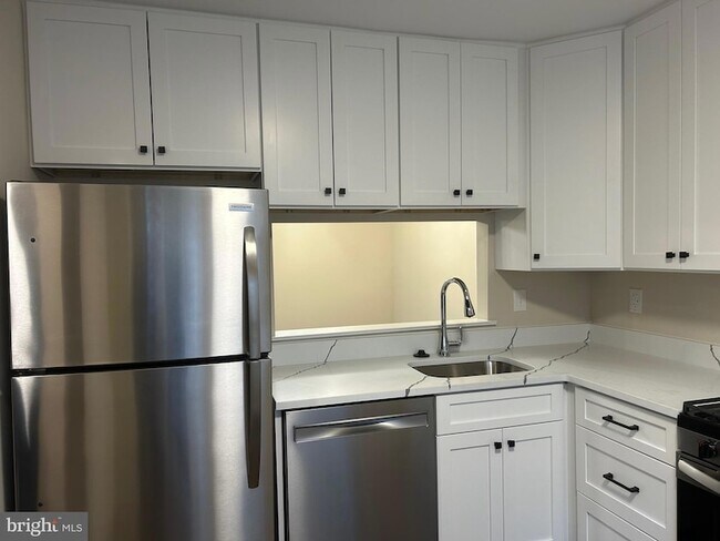 Foto del edificio - 804 Briarwood Ct