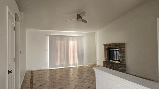 Foto del edificio - Rare Single-Level 3BR Home w/ Yard & 2-Car Garage