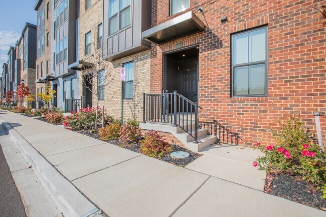 Foto del edificio - Stunning 3 BR/2.5 BA Townhome in Laurel!