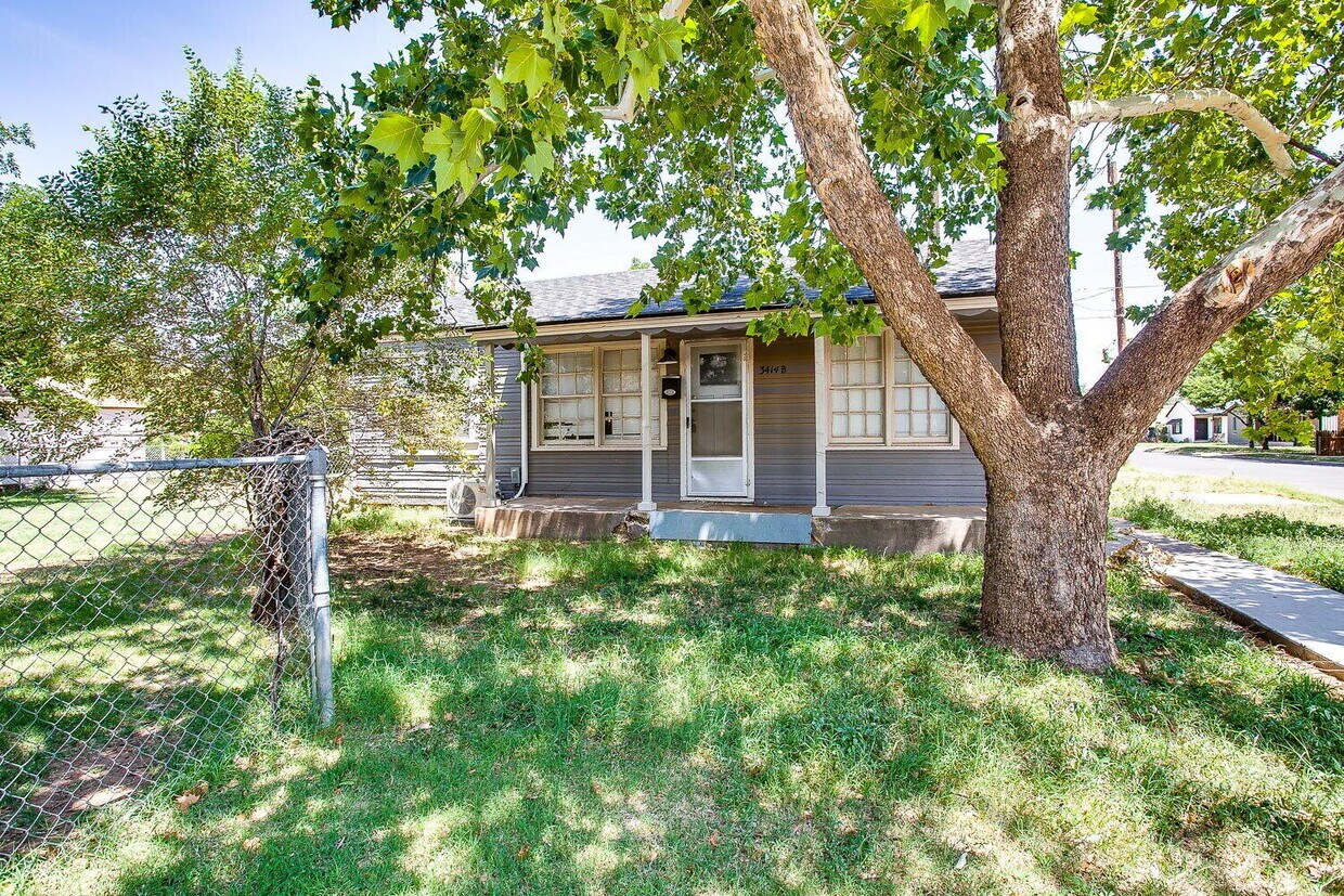 Foto principal - 3414 24th St