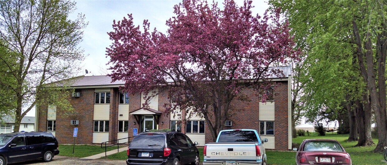 106 4th E St, Hardwick, MN 56134 Apartments in Hardwick, MN