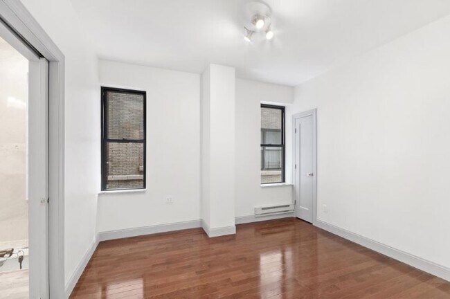 Building Photo - 9 W 110th St
