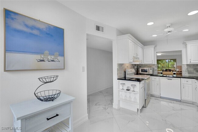 Foto del edificio - 1055 Forest Lakes Dr