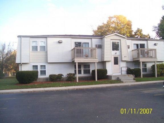 Building Photo - 2 bedroom in Plainwell MI 49080