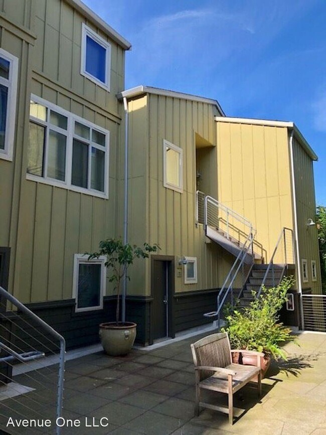 Building Photo - 3671 Dayton Ave N