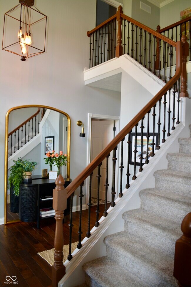 Building Photo - 6862 Riverside Way