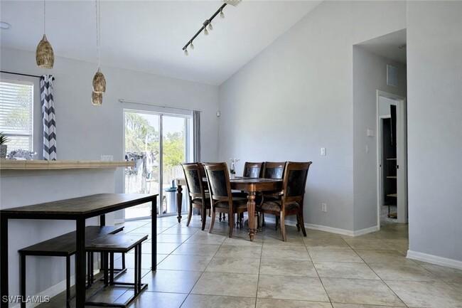 Foto del edificio - 701 Arundel Cir