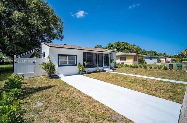Foto del edificio - 1453 Northeast 149th Street, Miami, FL 331...