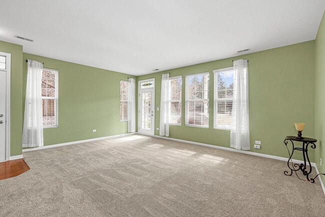 Building Photo - 1607 Millbrook Dr