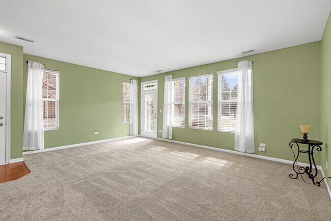 Foto del edificio - 1607 Millbrook Dr