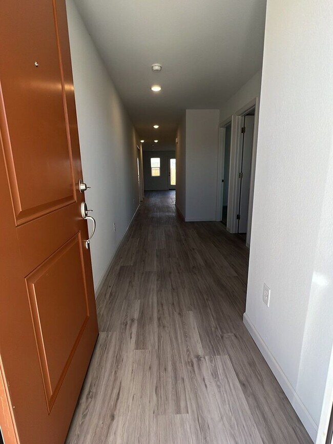 Foto del edificio - 501 Paradise Valley Dr