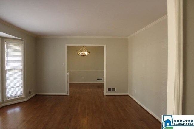 Building Photo - 3321 Sandhurst Rd