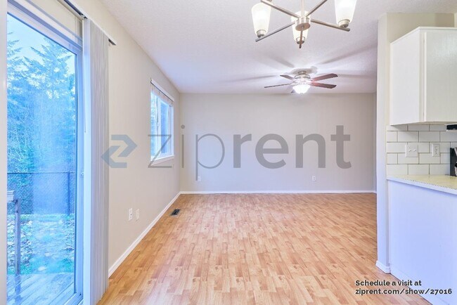 Building Photo - 43 SW 206th Ave