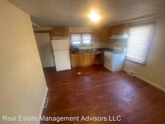 Building Photo - 3 br, 1 bath House - 3700 W 9th Street