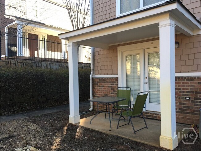 Foto del edificio - 1035 Barnett Shoals Rd