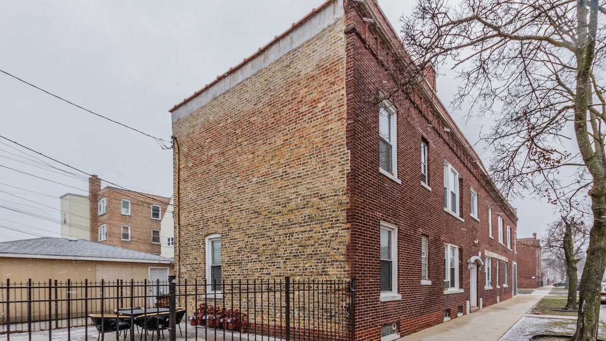 2237 N Hamlin Ave Unit 1S, Chicago, IL 60647 Apartment for Rent in