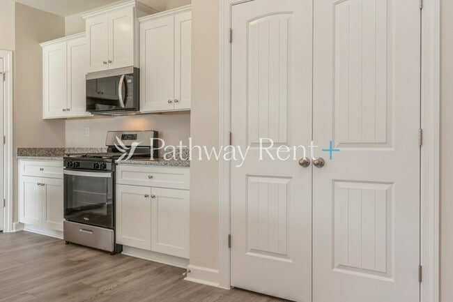 Building Photo - 2333 Nabali Wy