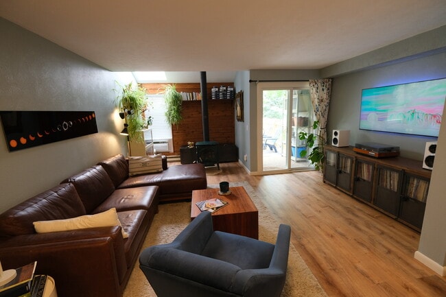 Building Photo - 4725 W Moorhead Cir