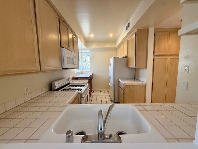 Foto del edificio - 1937 Euclid St