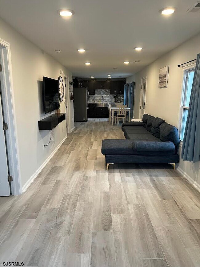 Foto del edificio - 721 Asbury Ave