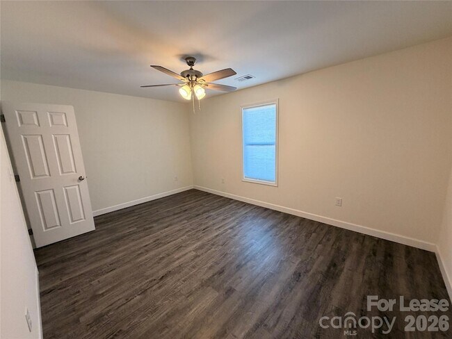 Building Photo - 4013 Eugene Dr