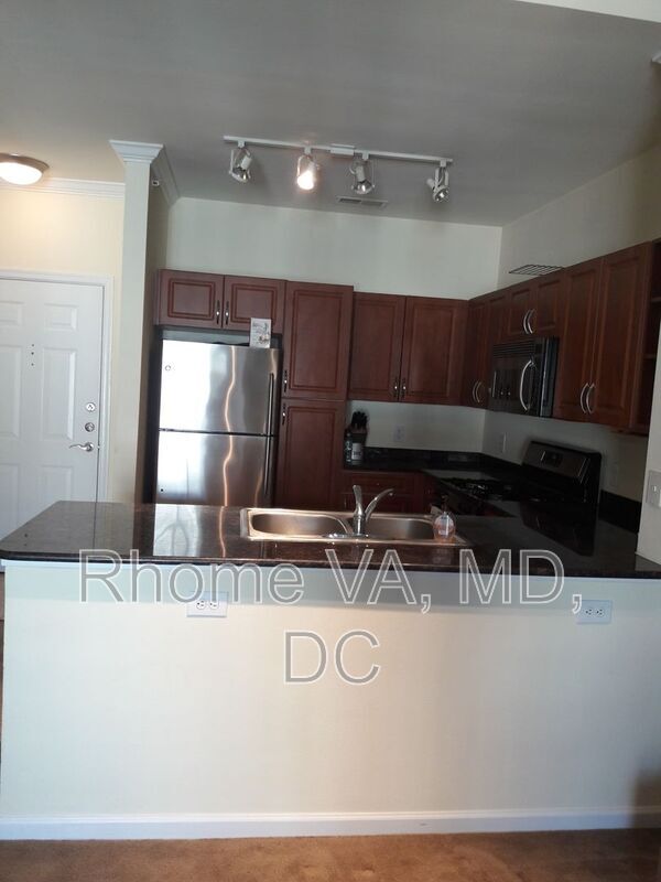 Building Photo - 12949 Centre Park Cir