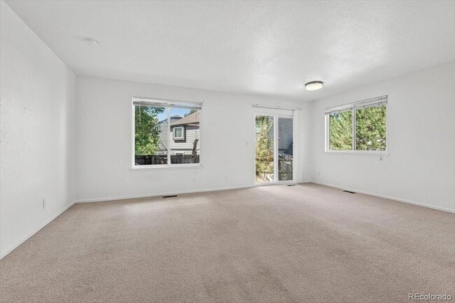 Building Photo - 10203 Vine Ct