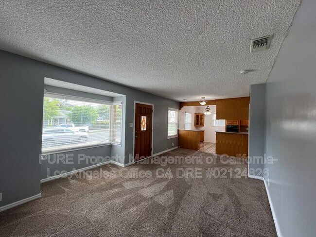 Foto del edificio - 2667 S Dolphin St