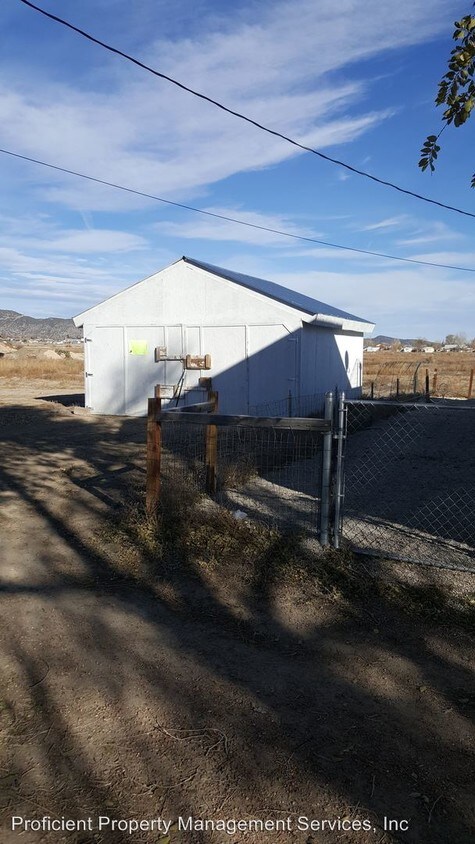 Building Photo - 3 br, 2 bath House - 1004 Red Canyon Rd