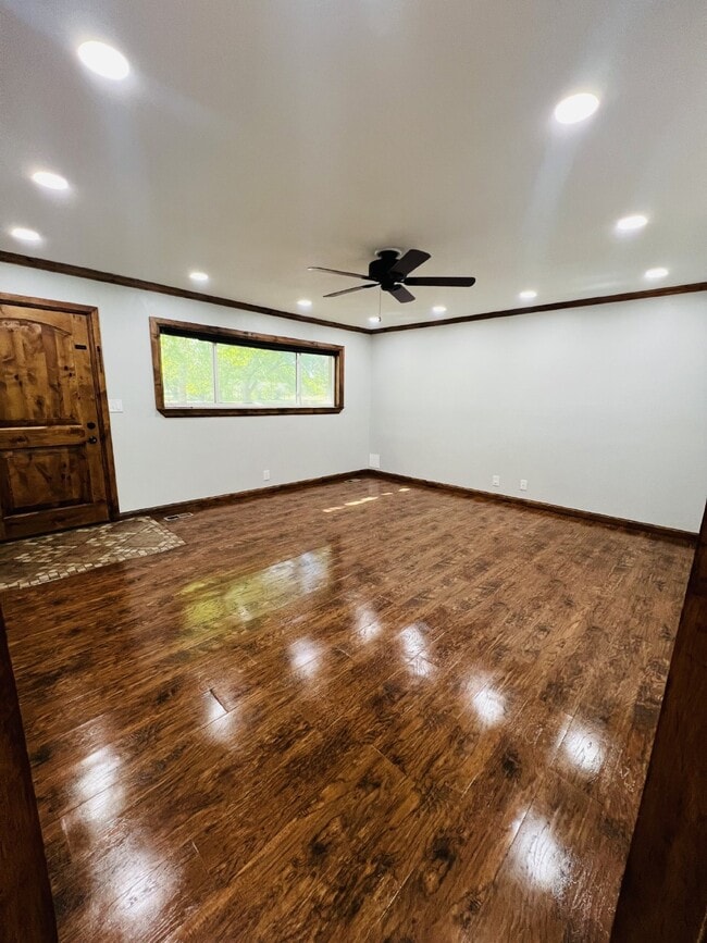Building Photo - Beautiful 3 bedroom home in Chisolm School...