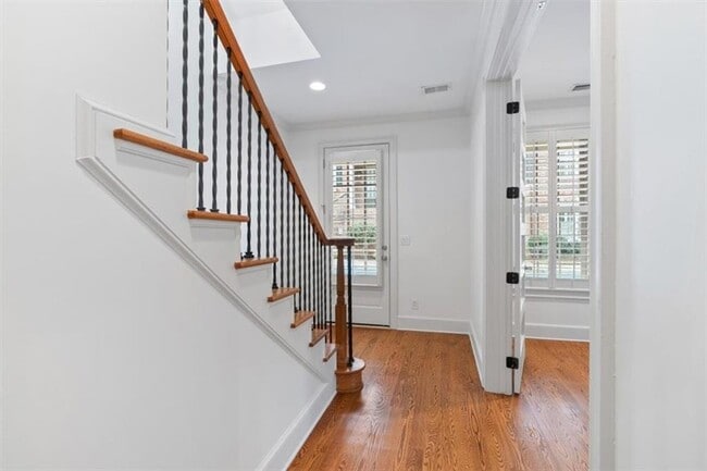 Building Photo - 4209 Whitby Way SE