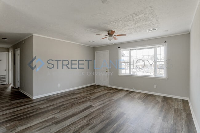 Building Photo - NOW OFFERING $250 OFF FIRST FULL MONTH IF ...