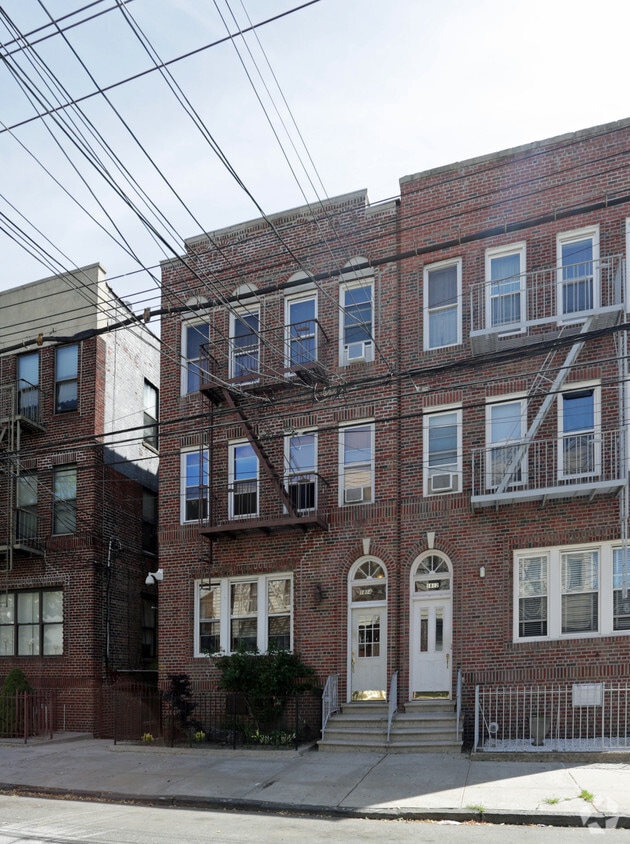 Building Photo - 1814 Radcliff
