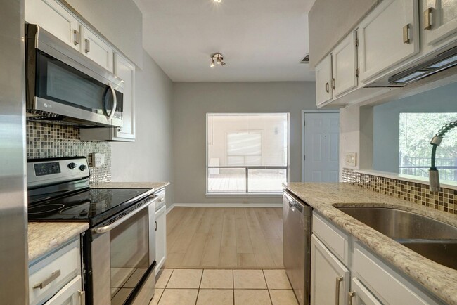 Foto del edificio - Affordable West Campus Condo Less Than a M...