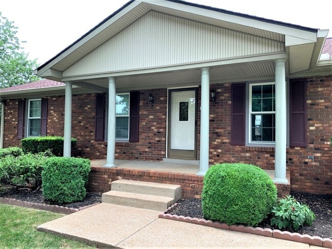 Building Photo - Magnolia Drive
