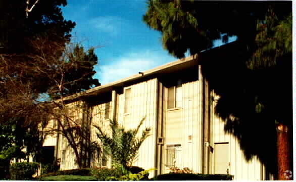 Foto del edificio - 12659 Moorpark Apartments