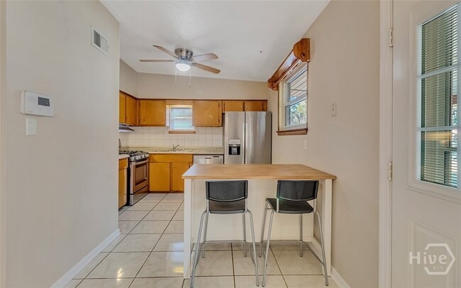 Foto del edificio - 36 Silverstone Cir