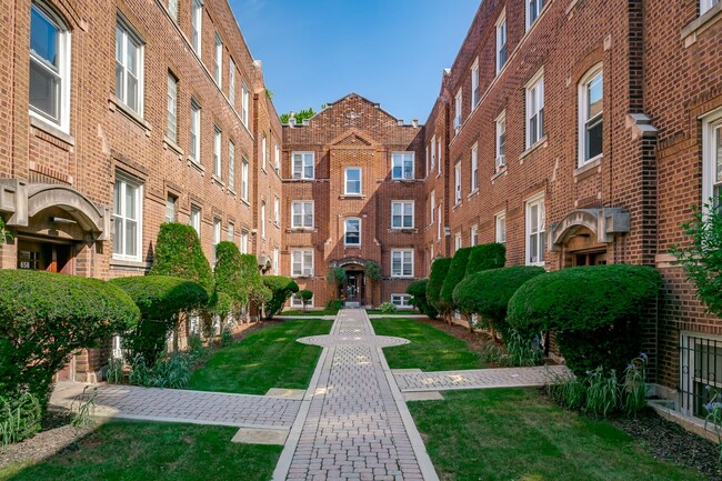 Foto del edificio - 656 W Oakdale Ave
