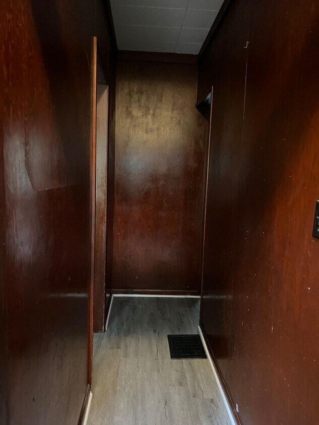 Foto principal - 4542 Midland Ave