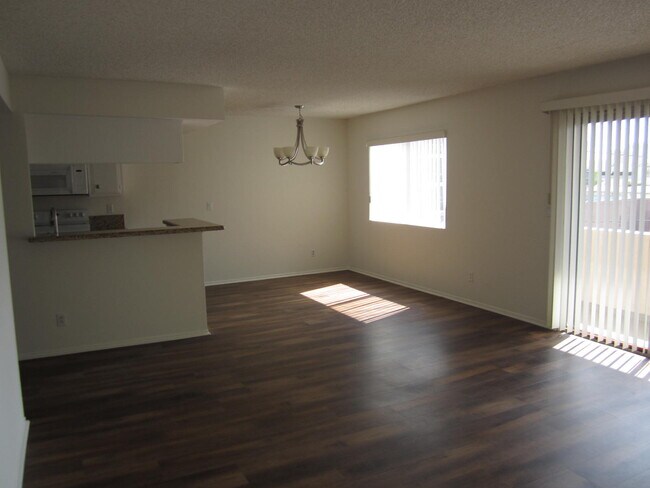 Foto del edificio - 1155 S Barrington Ave
