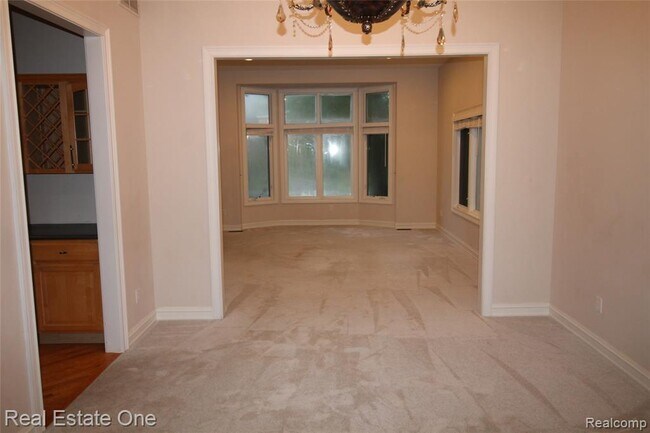 Foto del edificio - 3417 Hidden Oaks Ln