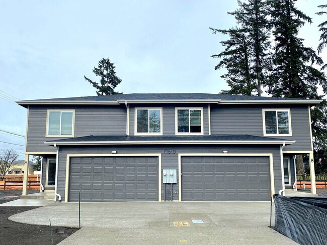 Foto del edificio - New! New! New! Newly built Duplex style ho...