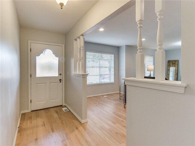 Building Photo - 3608 Jim Robison Dr