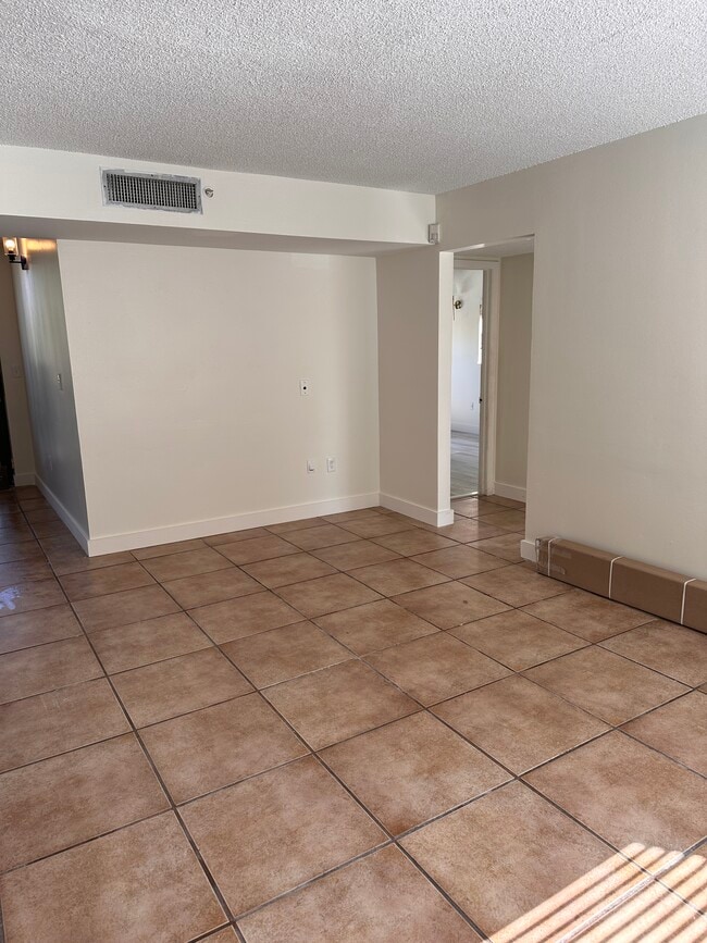 Living room - 8730 SW 133rd Avenue Rd