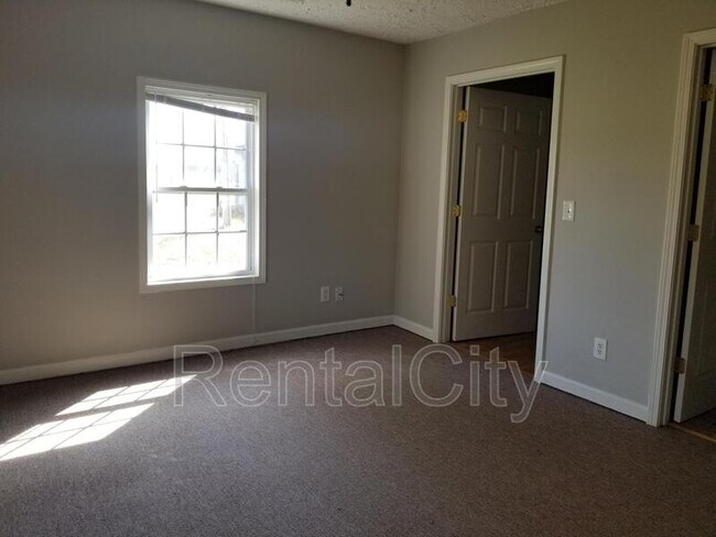 Building Photo - 13065 US-79